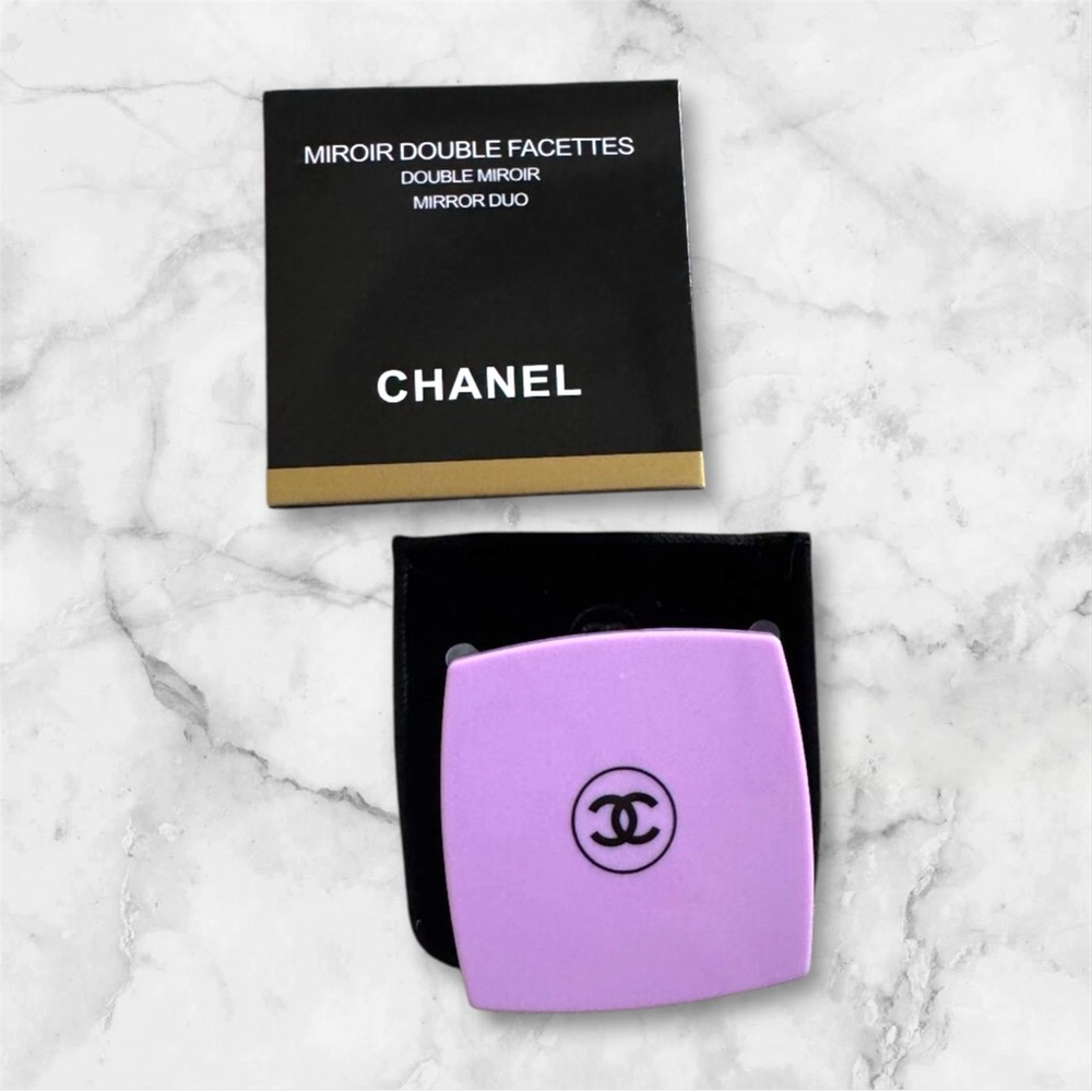 CHANEL Lavender Compact Mirror - Picture 4 of 6